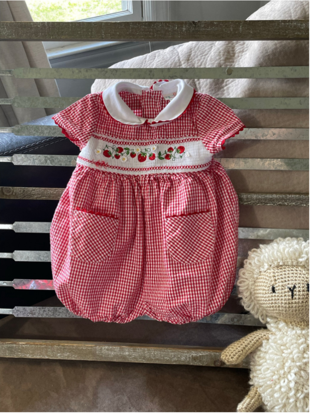 VTG B.T. Kids Girls Red Gingham Smocked Strawberry Bubble Romper 6-9 Months
